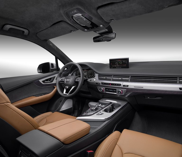 Rafdrifinn Audi Q7 e-tron komin í sölu