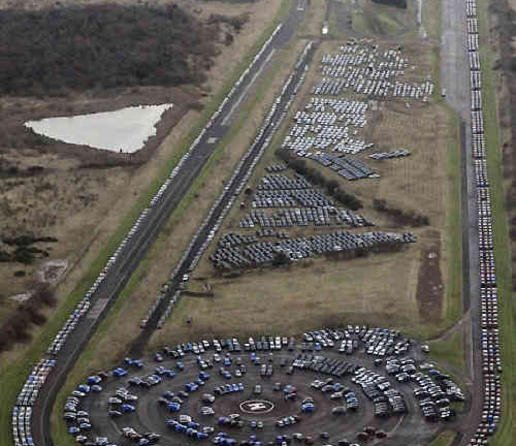 Nýrra-bíla-kirkju­g­arðar eru upp­spuni