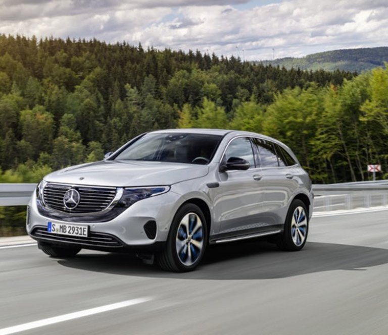 Fyrsti rafbíllinn í nýrri EQ línu Mercedes-Benz