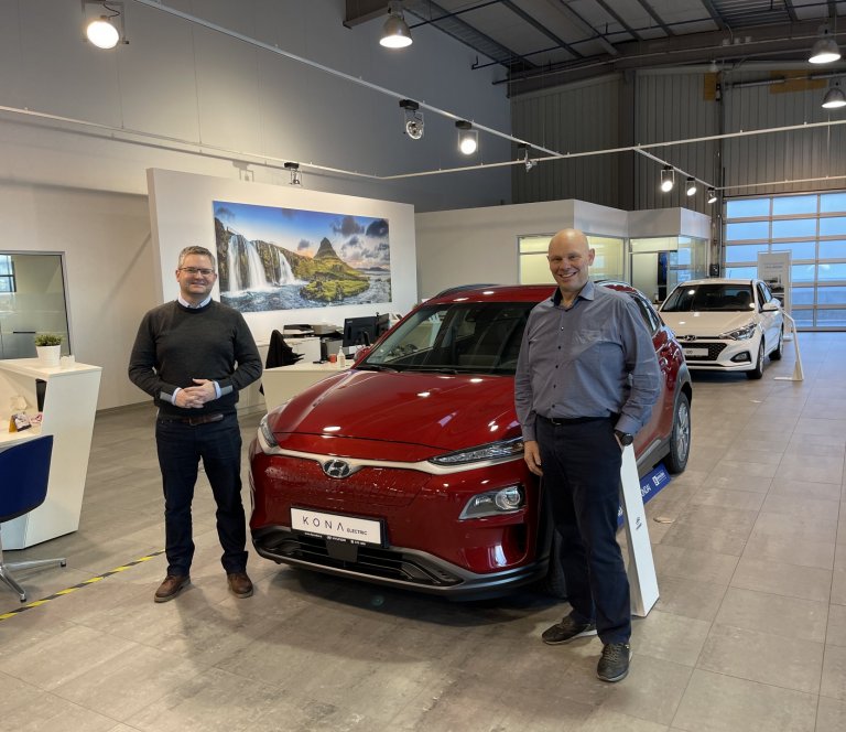 F.v. eru Pálmi Viðar Snorrason, aðstoðarframkvæmdastjóri Bílaleigu Akureyrar, og Heiðar J. Sveinsson…