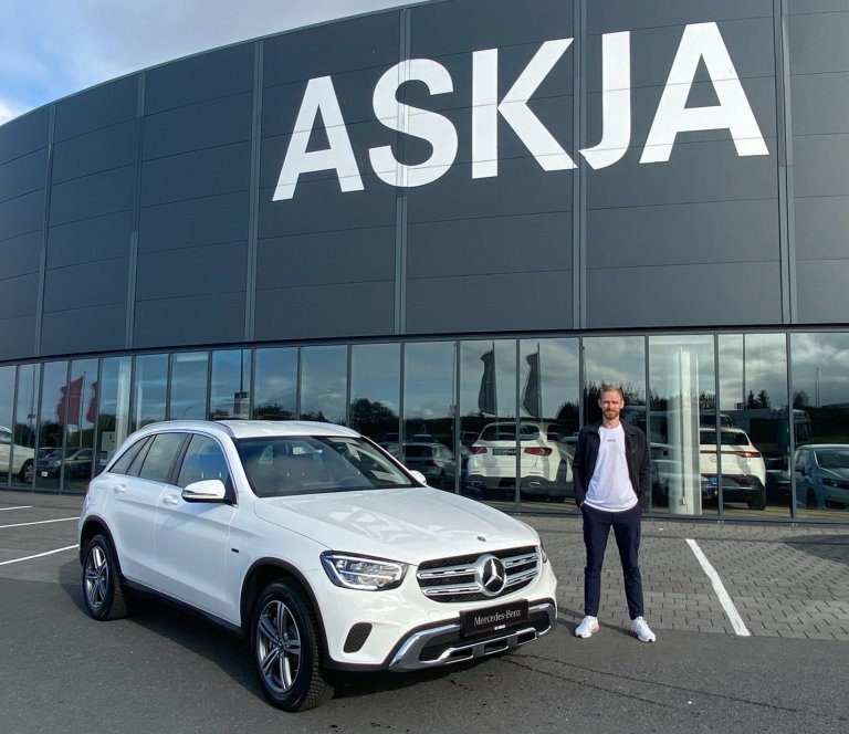 Björgvin Páll fær Mercedes-Benz bifreið til að aka á milli grunnskóla