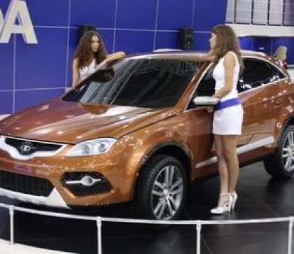 Renault-Nissan tekur yfir Lada