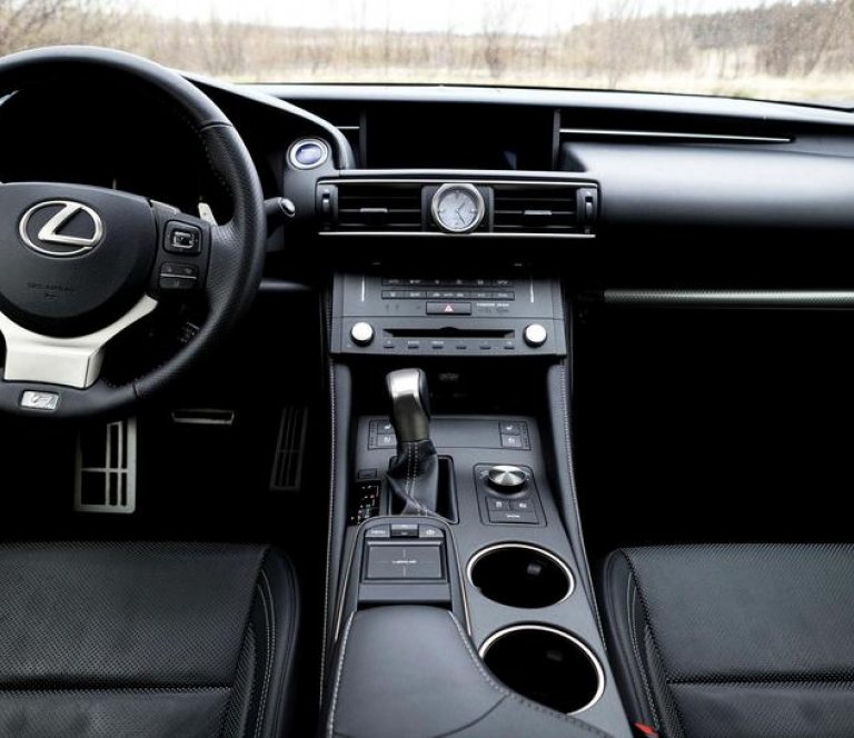 Fág­un og feg­urð frá Lex­us