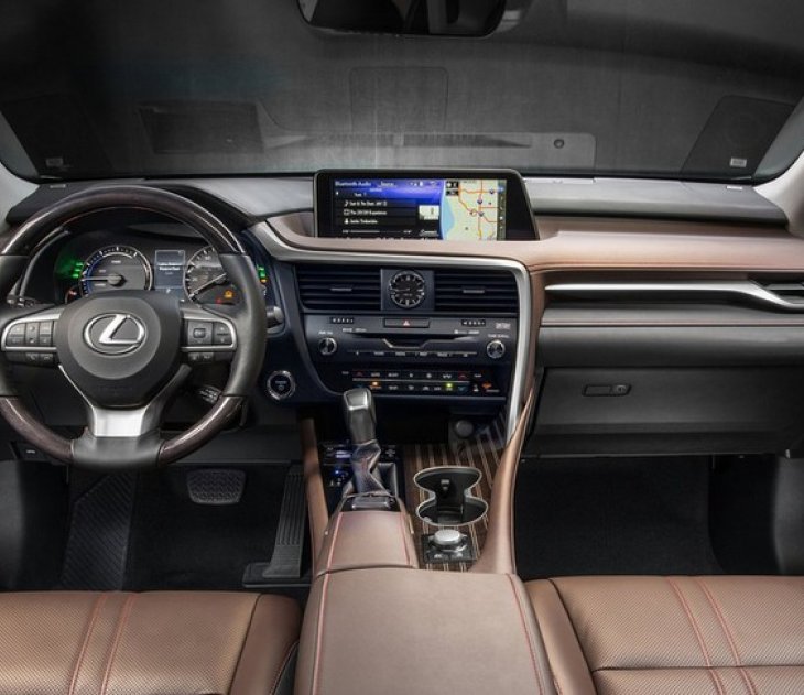 Lex­us RX í full­mótaðri mynd