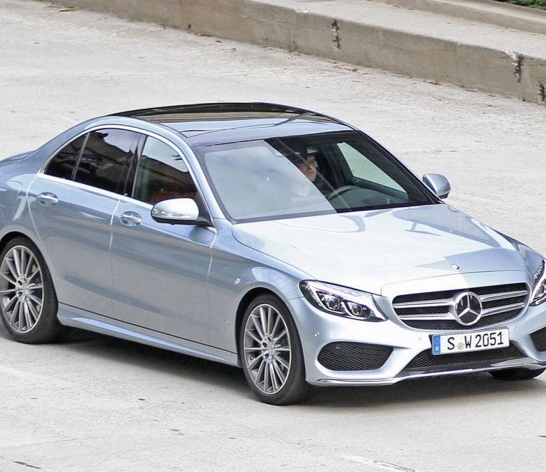 Mercedes Benz C-Class með vél frá Renault