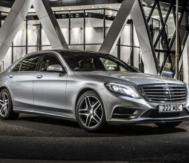 Mercedes S-Class konu­bíll árs­ins