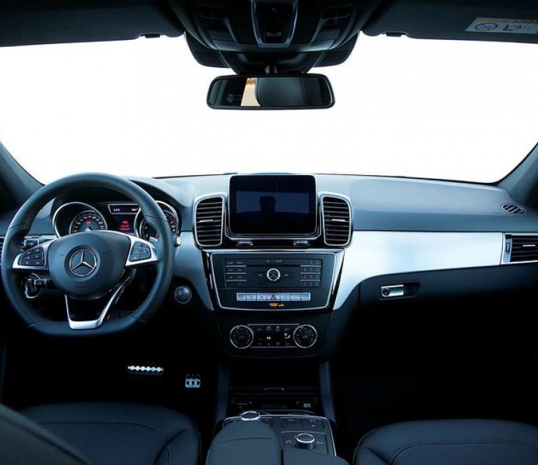 Jepp­inn sem held­ur að hann sé sport­bíll