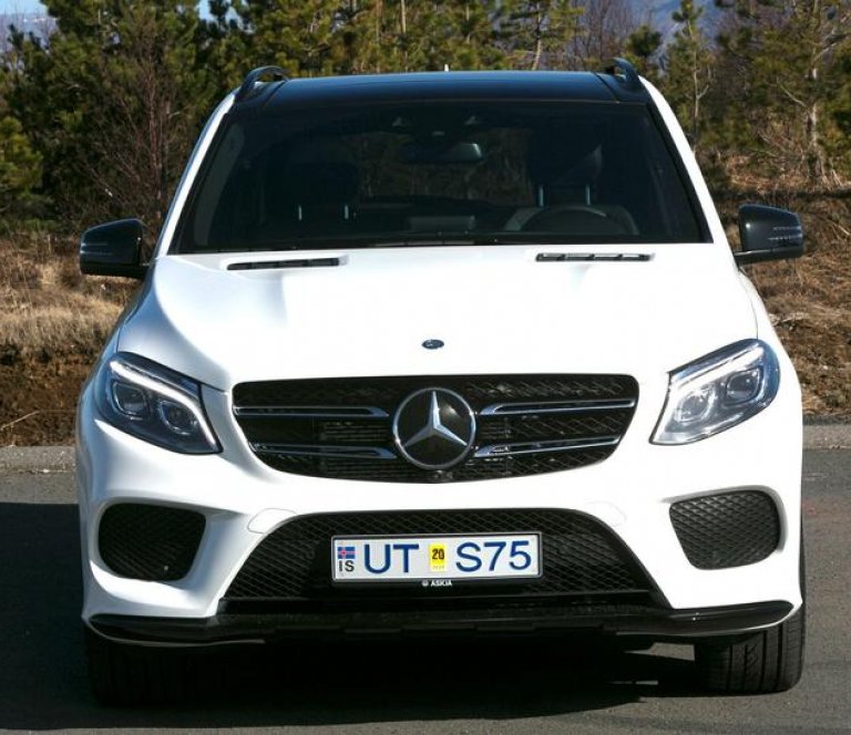 Mercedes-Benz sölu­hæsta lúx­us­bíla­merkið á ár­inu