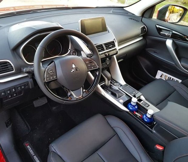 Mitsu­bis­hi minn­ir á sig