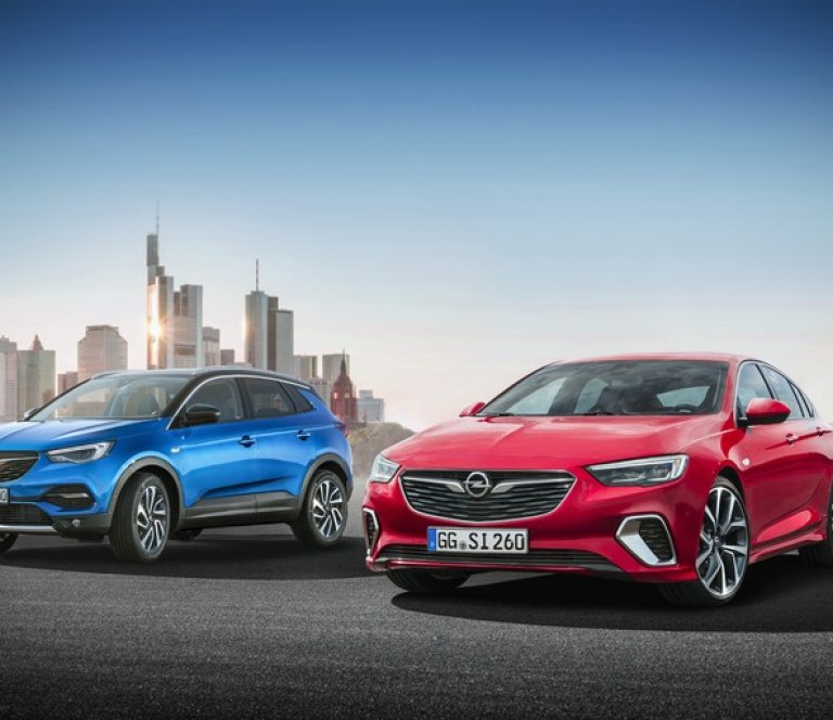 Sýna á spil­in í Frankfurt