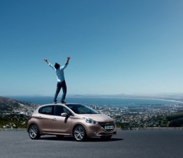 Bernhard frumsýnir nýjan Peugeot 2008