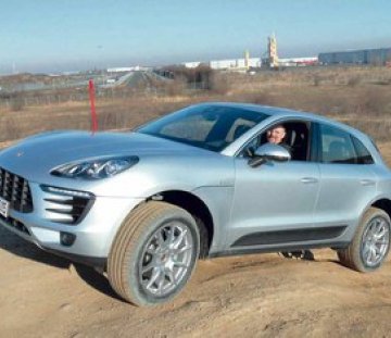 Bílabúð Benna í eyjum