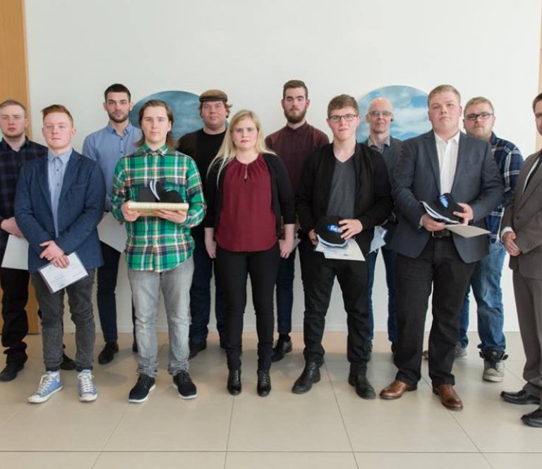 Afhending sveinsbréfa í bifvélavirkjun