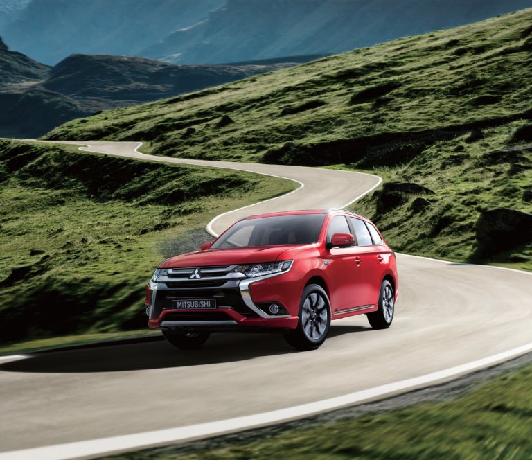 YFIR 300% SÖLUAUKNING Á OUTLANDER PHEV – HELMINGUR ALLRA RAFMAGNSBÍLA FRÁ HEKLU